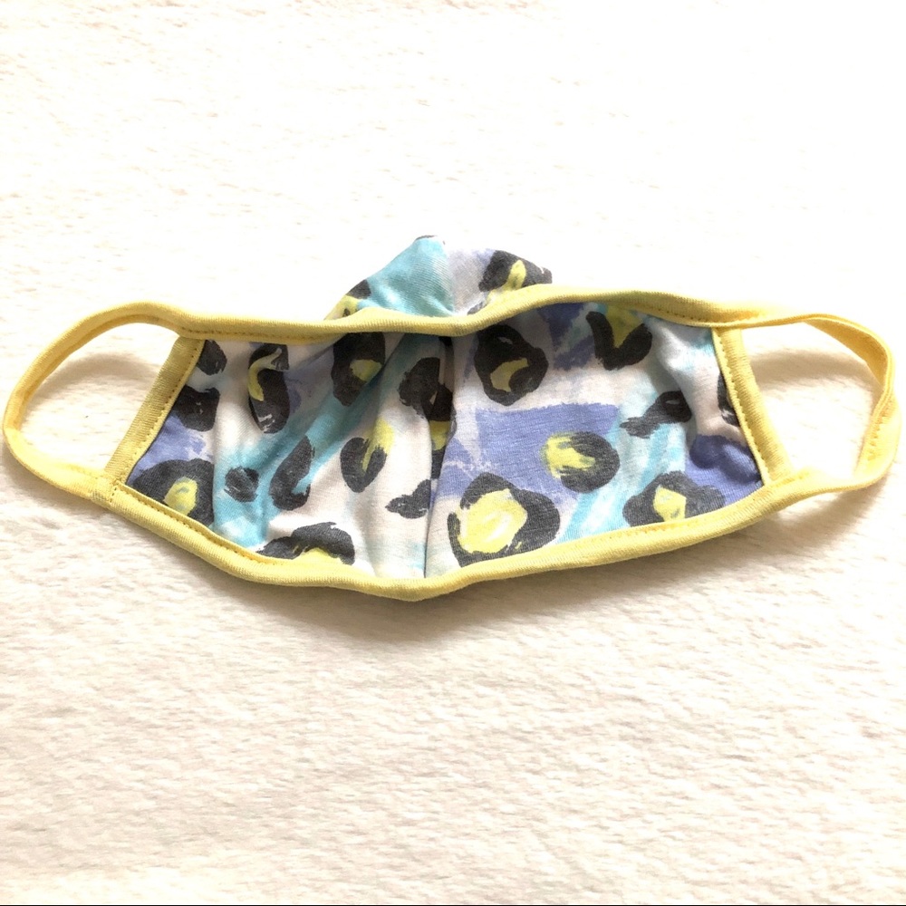 ❤️ 5 for $15 Abstract Design Yellow Trim Face Mask - Picture 6 of 7